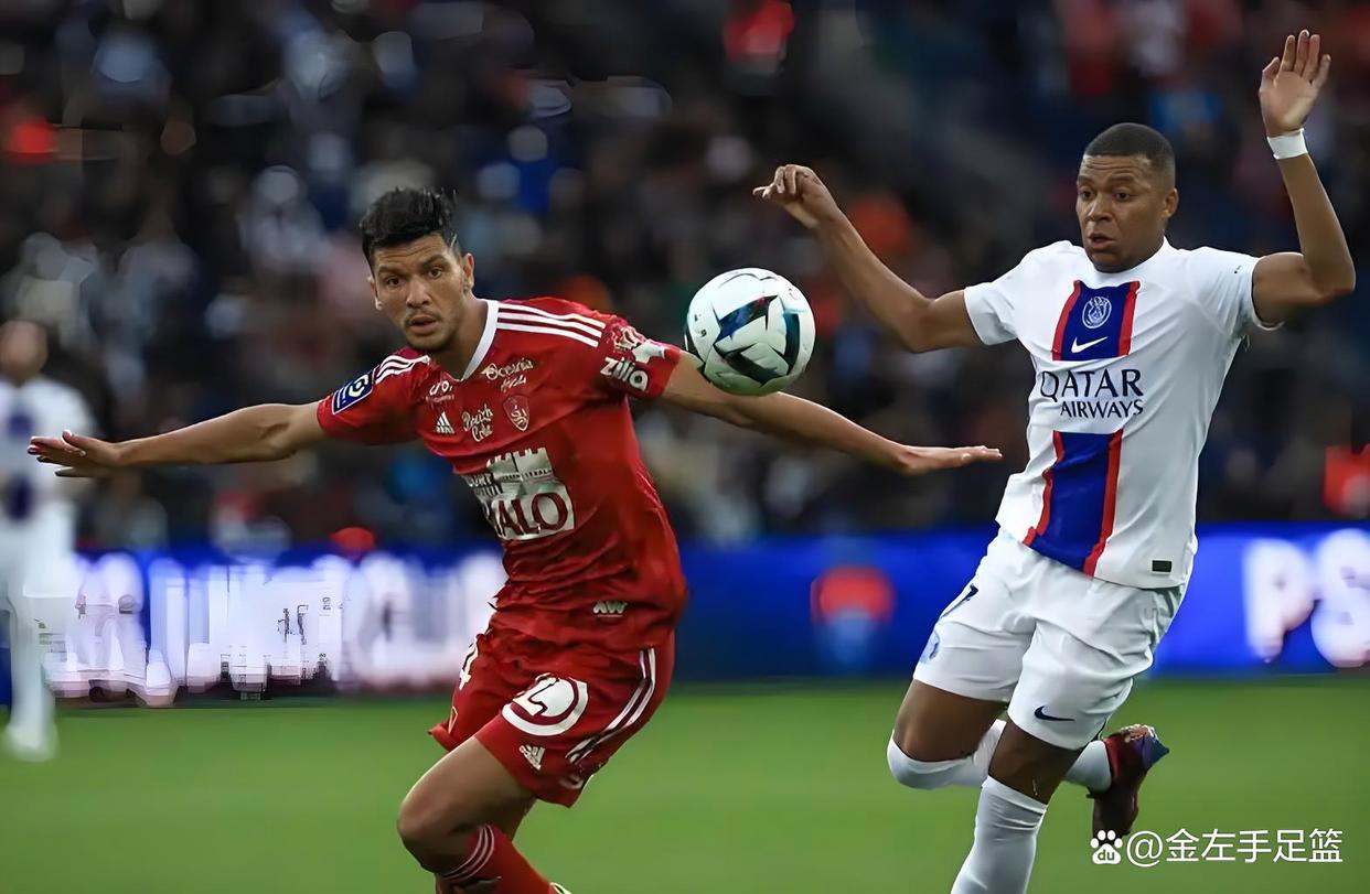 阿扎伦卡在巴黎圣日耳曼比赛中险胜比利亚雷亚尔门线救险备战全明星赛，网友：转会期AC米兰造点机会的简单介绍