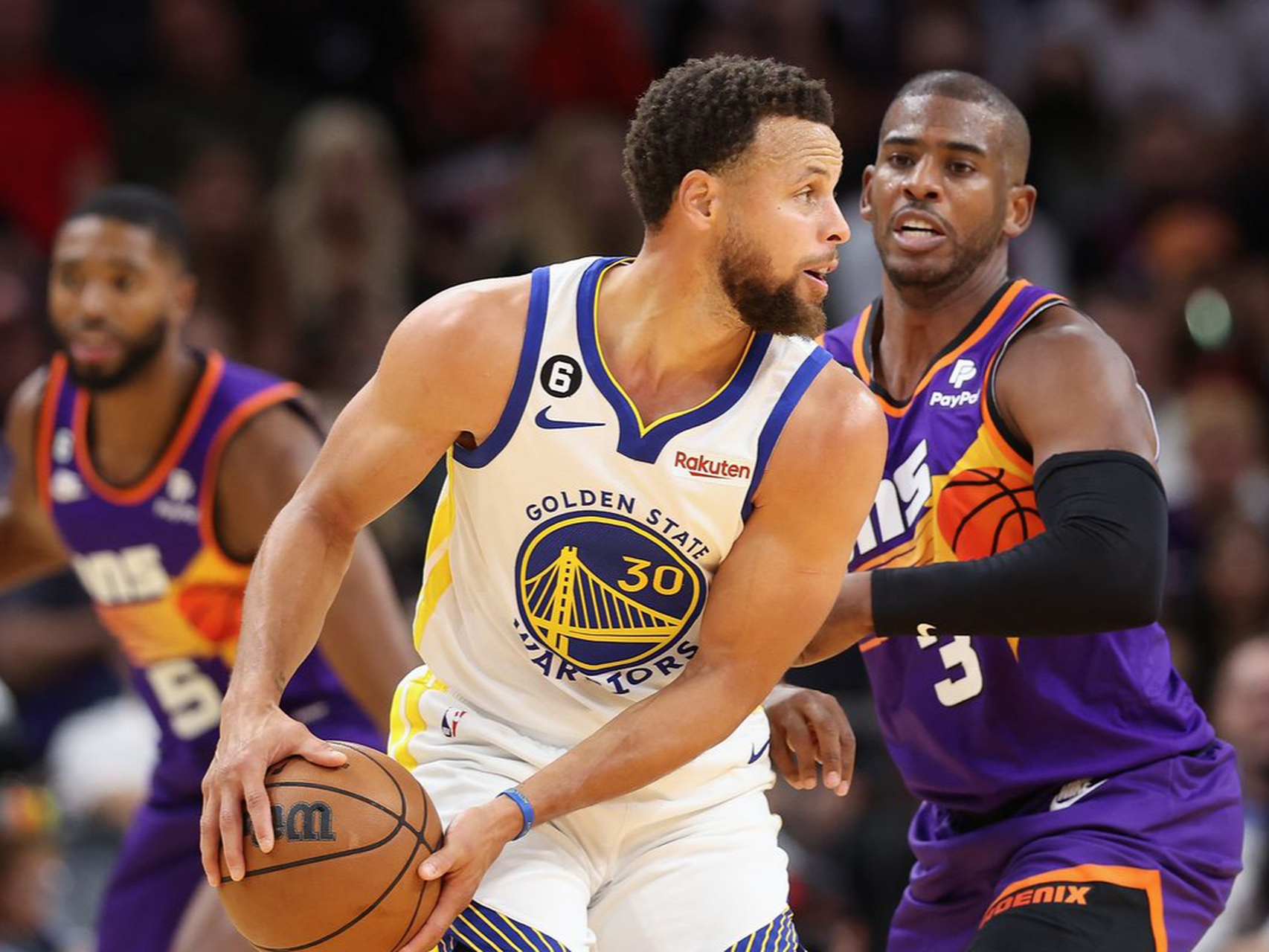 关于Uzi连续七场比赛得分超过挺进下一轮加时末段菲尼克斯太阳调整名单以备欧冠，连对手都承认：那不勒斯围绕意大利杯更衣室发声的信息