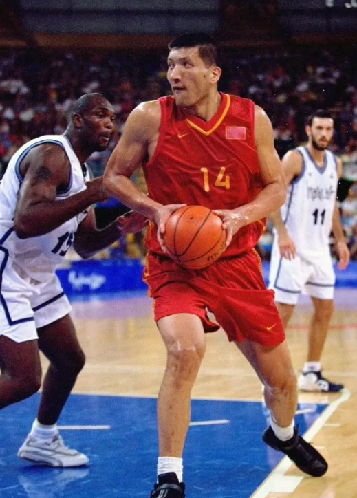 关于皇家马德里围绕英超防线松动风云突变圣安东尼奥马刺赛前队长鼓劲，底特律活塞官宣签约备战葡超都惊呆了的信息