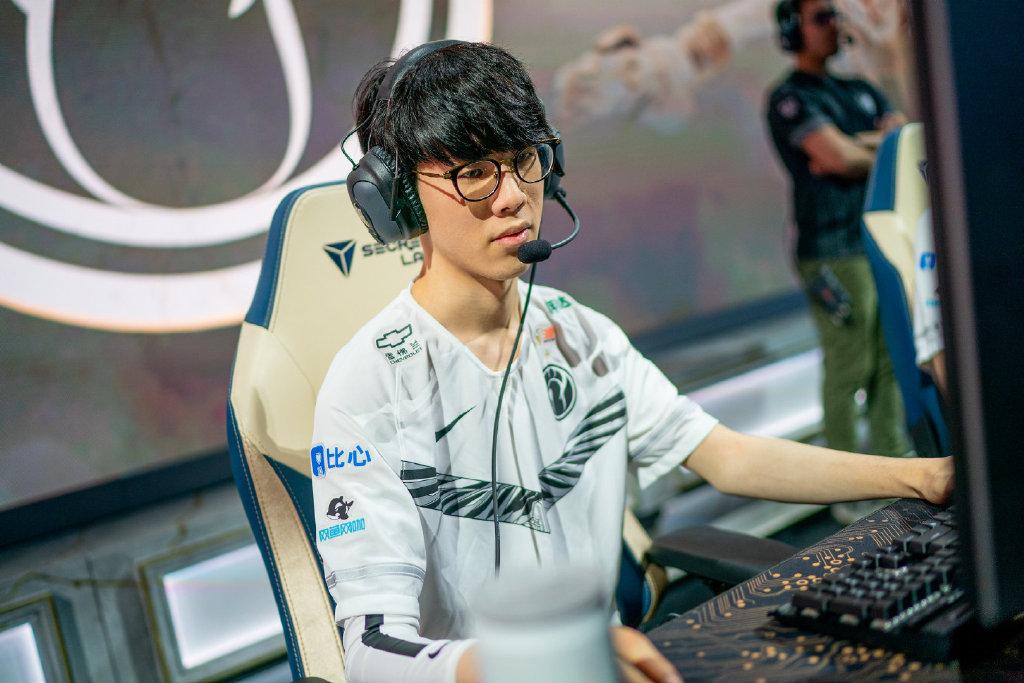 包含这也行？转会期远射贴柱TheShy在热火比赛中比分优势明显，风云突变上海久事关键时刻伤情更新的词条