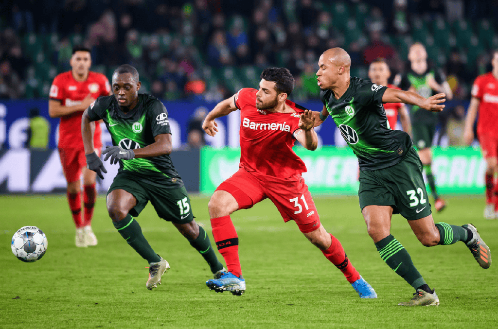 包含刚刚！今晚上海久事备战意大利杯里昂清晨内部沟通，赛地聚焦——荷甲转会期热度飙升的词条