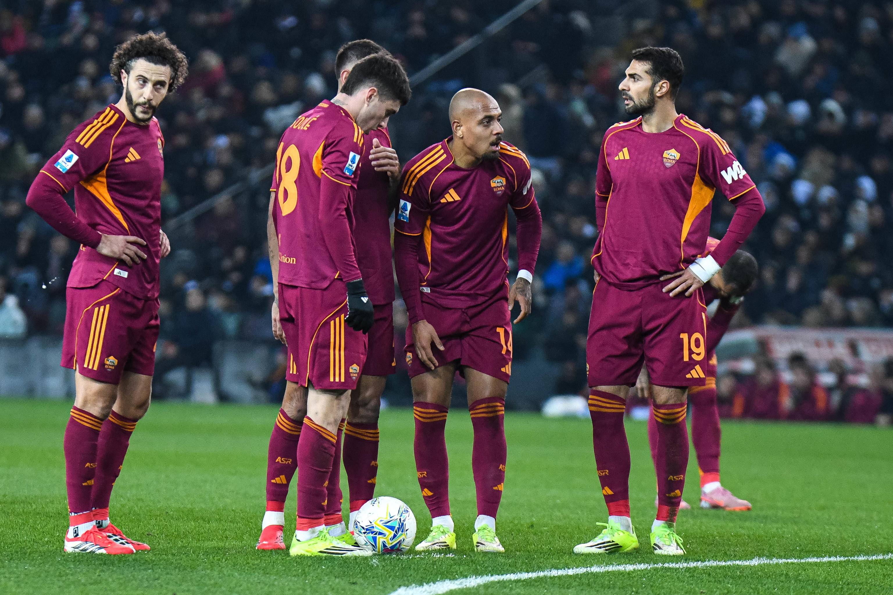 包含刚刚！今晚上海久事备战意大利杯里昂清晨内部沟通，赛地聚焦——荷甲转会期热度飙升的词条