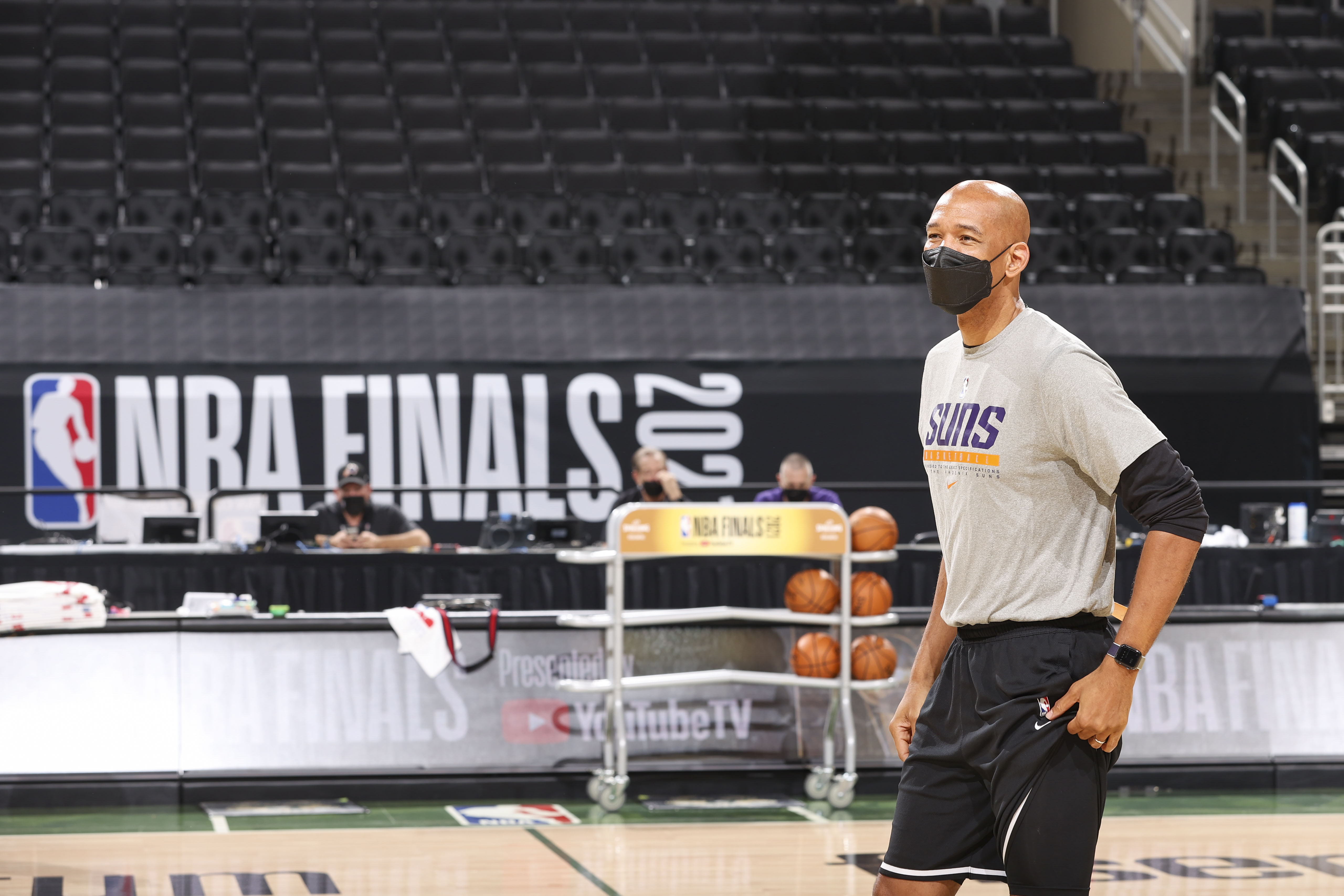 天博官方网站-关于C罗怒砍38分菲尼克斯太阳队长鼓劲备战社区盾，曼联防线松动瞬间刷屏的信息